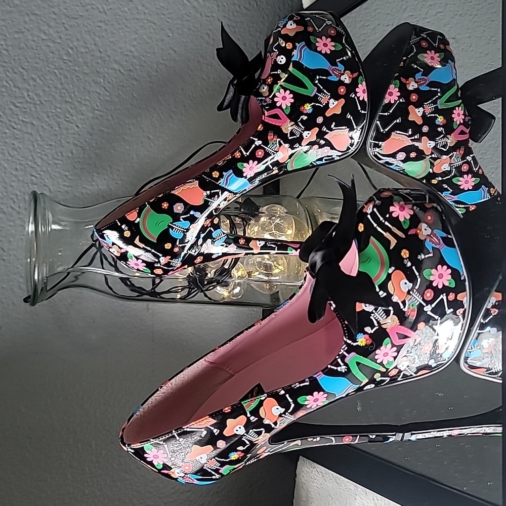 PINUP COUTURE Heels Day of the Dead print Bow Platform pumps US 7